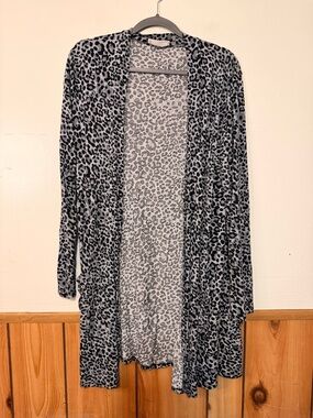 Zenana Outfitters Gray & Black Leopard Print Cardigan